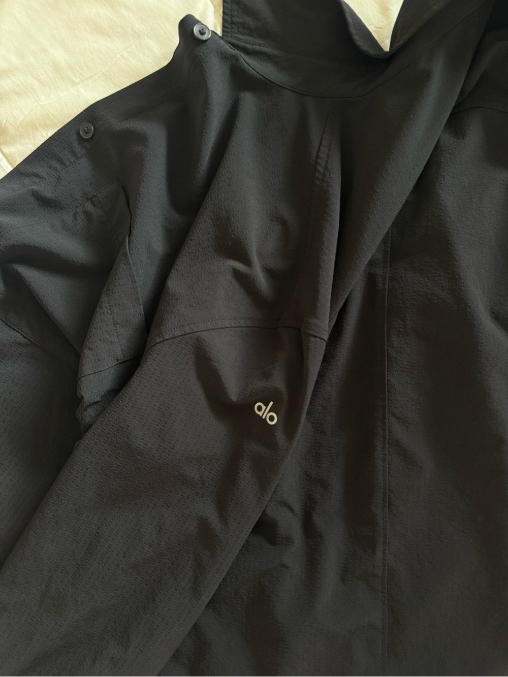 ALO Yoga Women's Black Lightweight Shirt Jacket - Picture 3 of 5